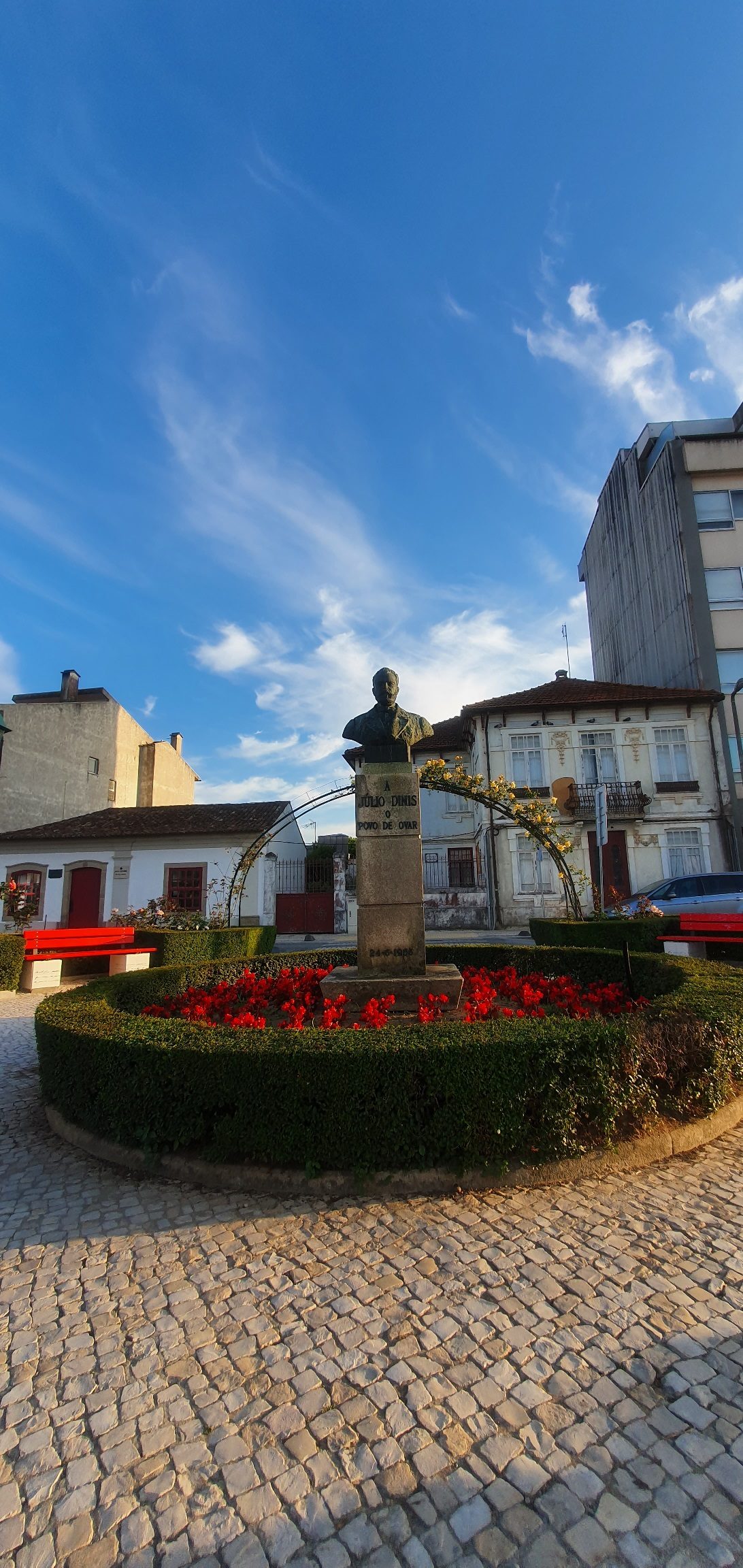 Garden in front of his house, where we can see the Statue, the bench with some of his written words and on the left side the house where he lived - 4.jpg